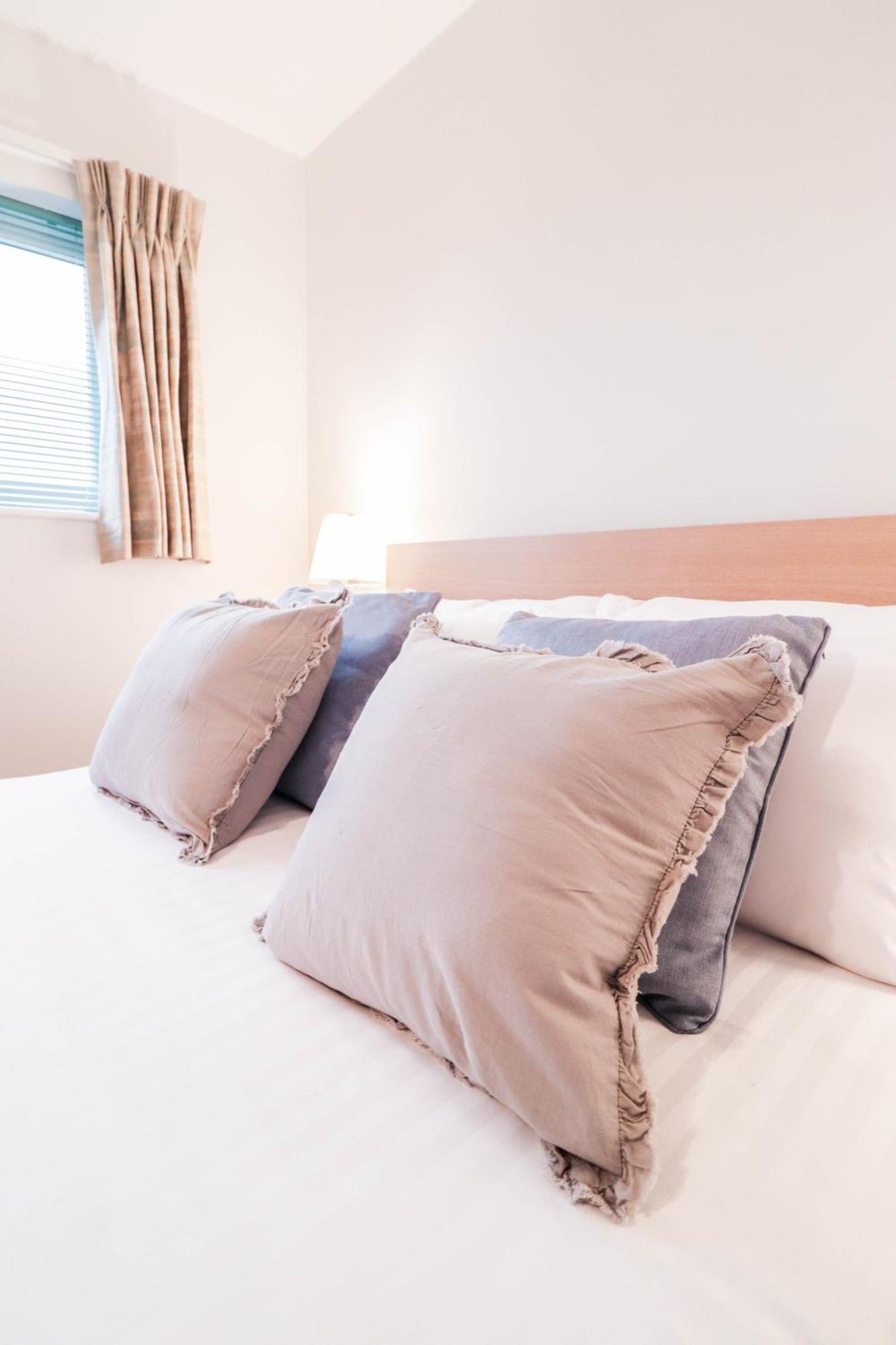 Bright And Spacious Contractor House L Parking! บอร์แรมวูด ภายนอก รูปภาพ