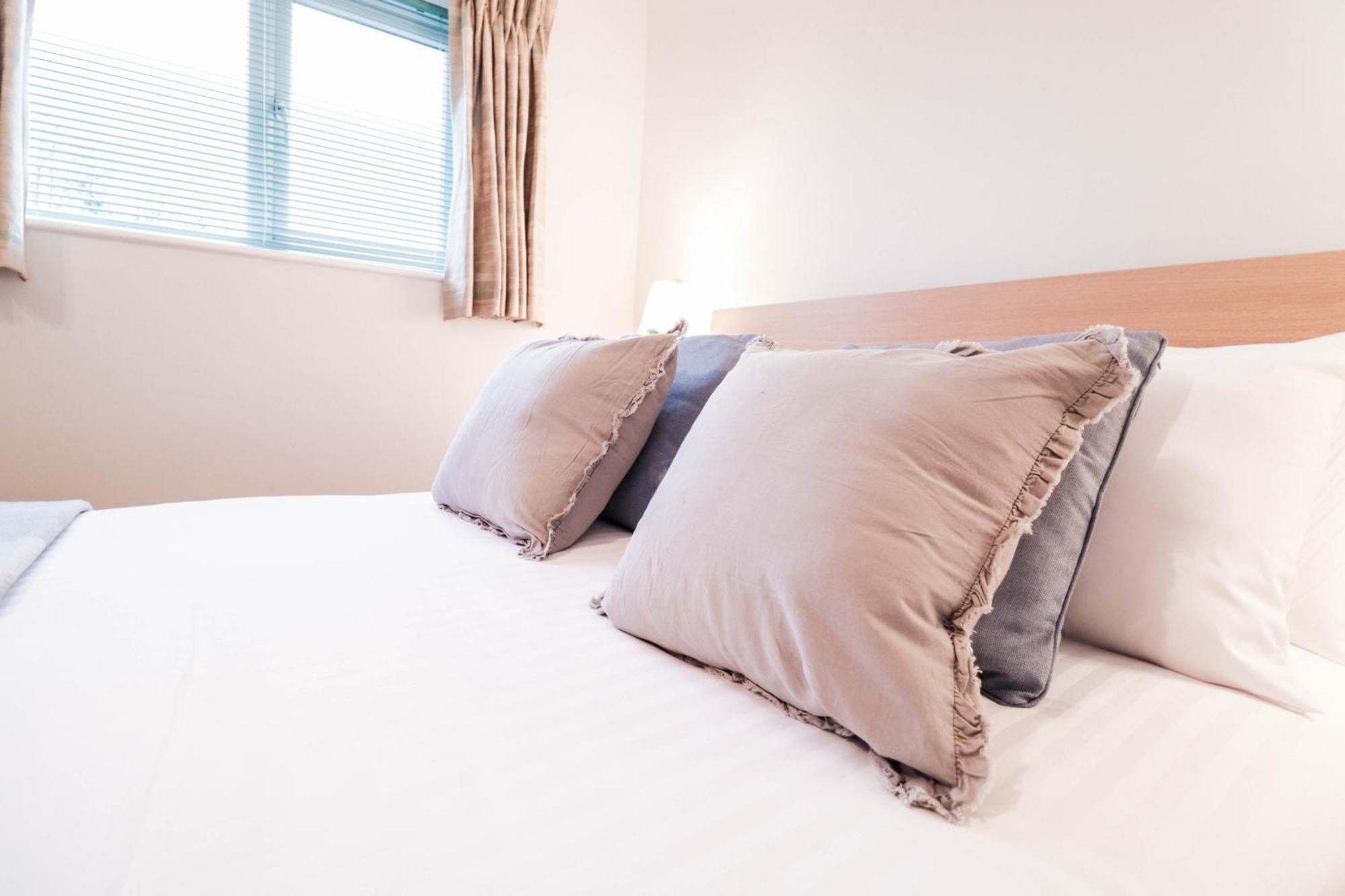 Bright And Spacious Contractor House L Parking! บอร์แรมวูด ภายนอก รูปภาพ