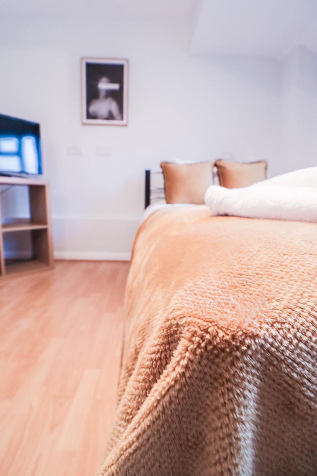 Bright And Spacious Contractor House L Parking! บอร์แรมวูด ภายนอก รูปภาพ